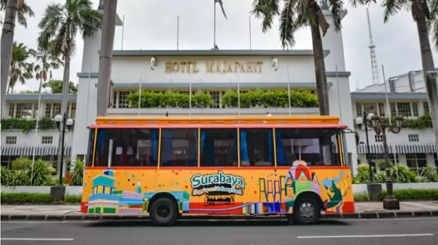 Wisata di Tengah Kota Surabaya dengan Bus Surabaya Shopping and Culinary Track